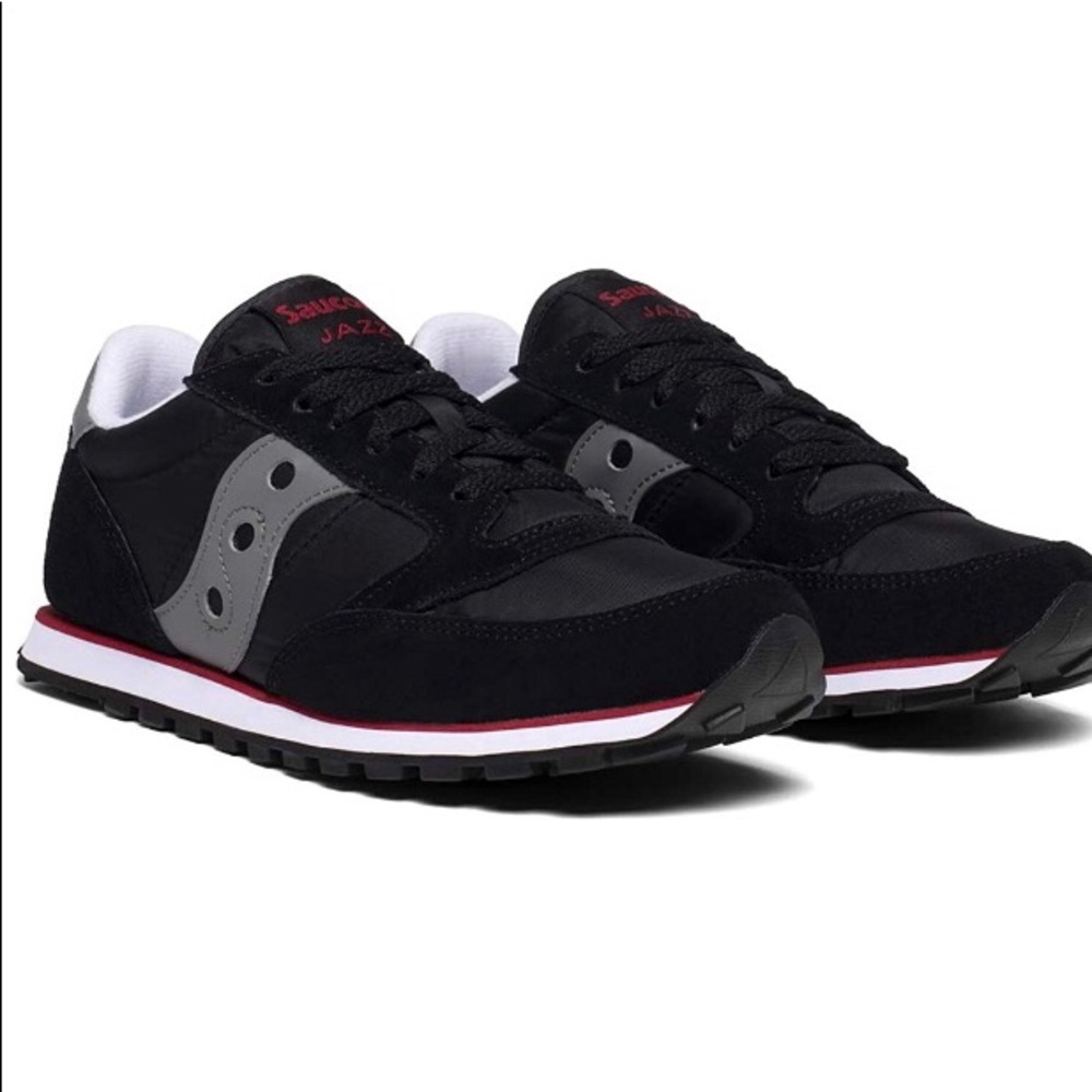 Size 8 Saucony Jazz sneakers
